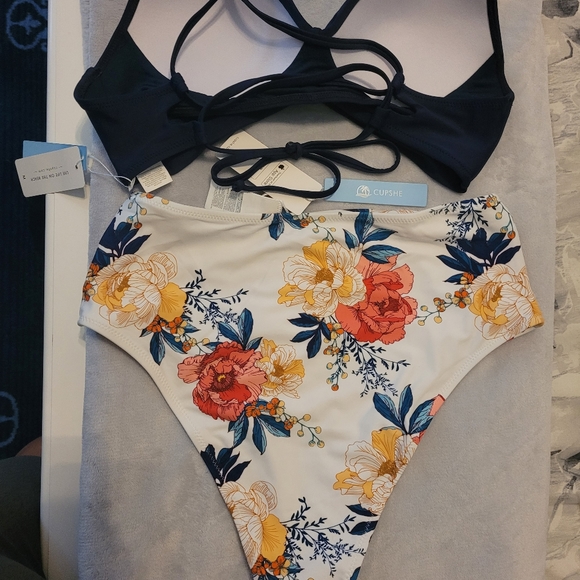 Cupshe Bikini - Picture 2 of 2